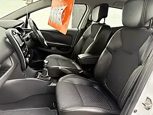 Used 2016 Renault Clio White - Interior and Exterior details 9