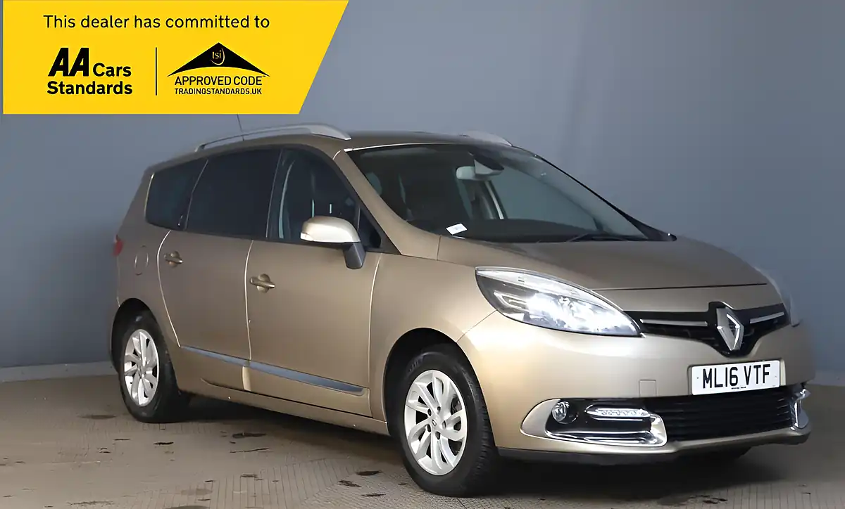 Used 2016 Renault Grand Scenic Dynamique Nav Beige - Front View