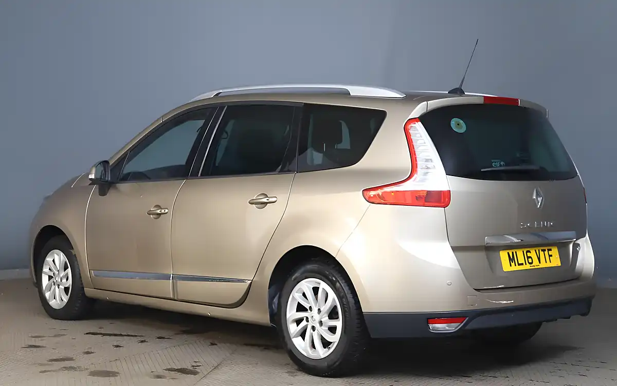 Used 2016 Renault Grand Scenic Dynamique Nav Beige - Interior and Exterior details 3