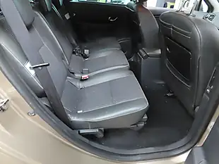 Used 2016 Renault Grand Scenic Dynamique Nav Beige - Interior and Exterior details 8