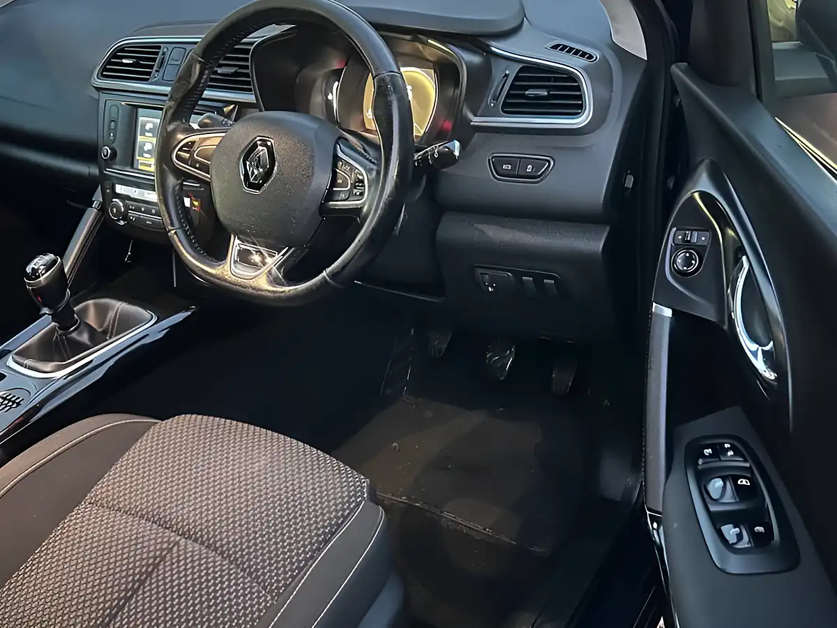 Used 2016 Renault Kadjar Dynamique Nav Blue - Interior and Exterior details 14