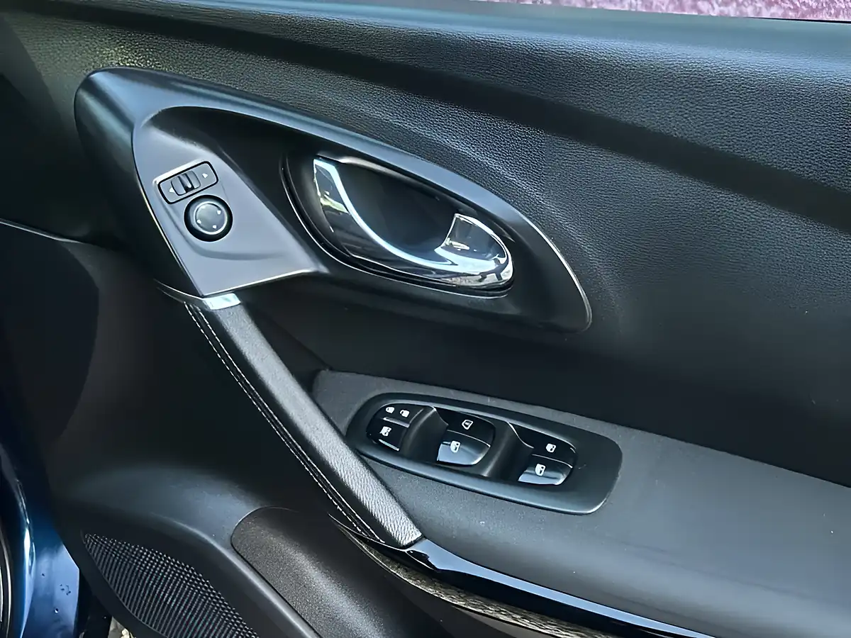 Used 2016 Renault Kadjar Dynamique Nav Blue - Interior and Exterior details 19