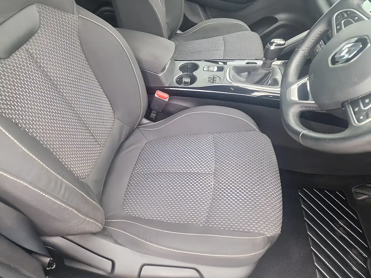 Used 2016 Renault Kadjar Dynamique Nav Blue - Interior and Exterior details 11