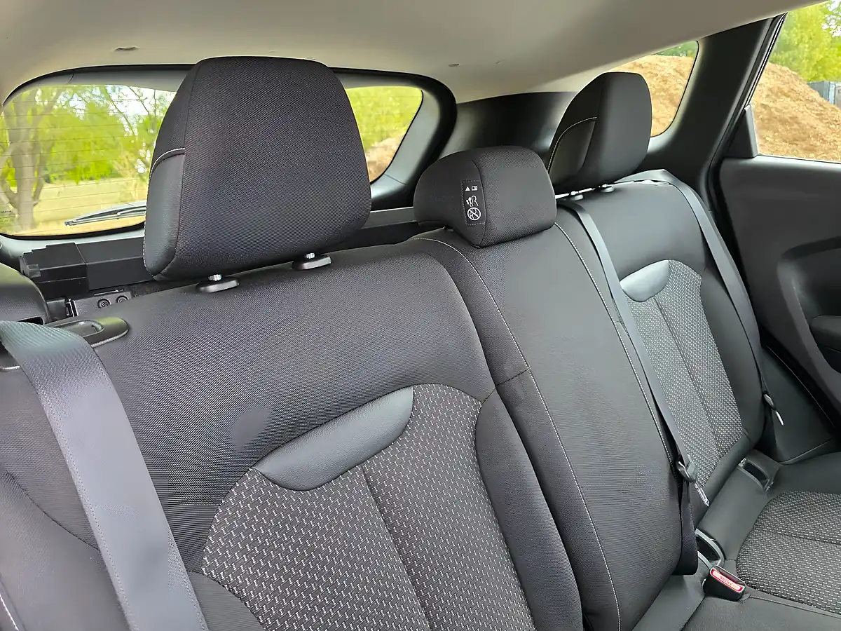 Used 2016 Renault Kadjar Dynamique Nav Blue - Interior and Exterior details 11