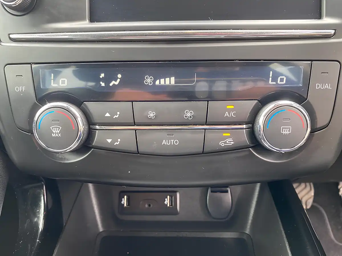 Used 2016 Renault Kadjar Dynamique Nav Blue - Interior and Exterior details 17