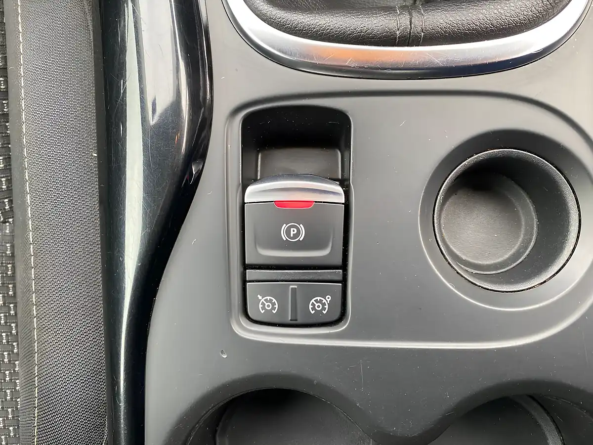 Used 2016 Renault Kadjar Dynamique Nav Blue - Interior and Exterior details 19