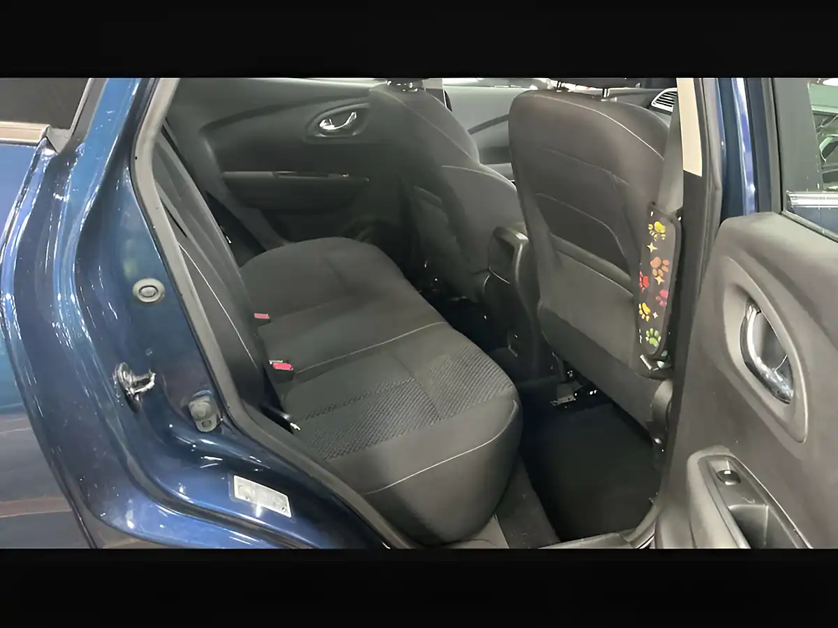 Used 2016 Renault Kadjar Dynamique Nav Cosmos Blue - Interior and Exterior details 12