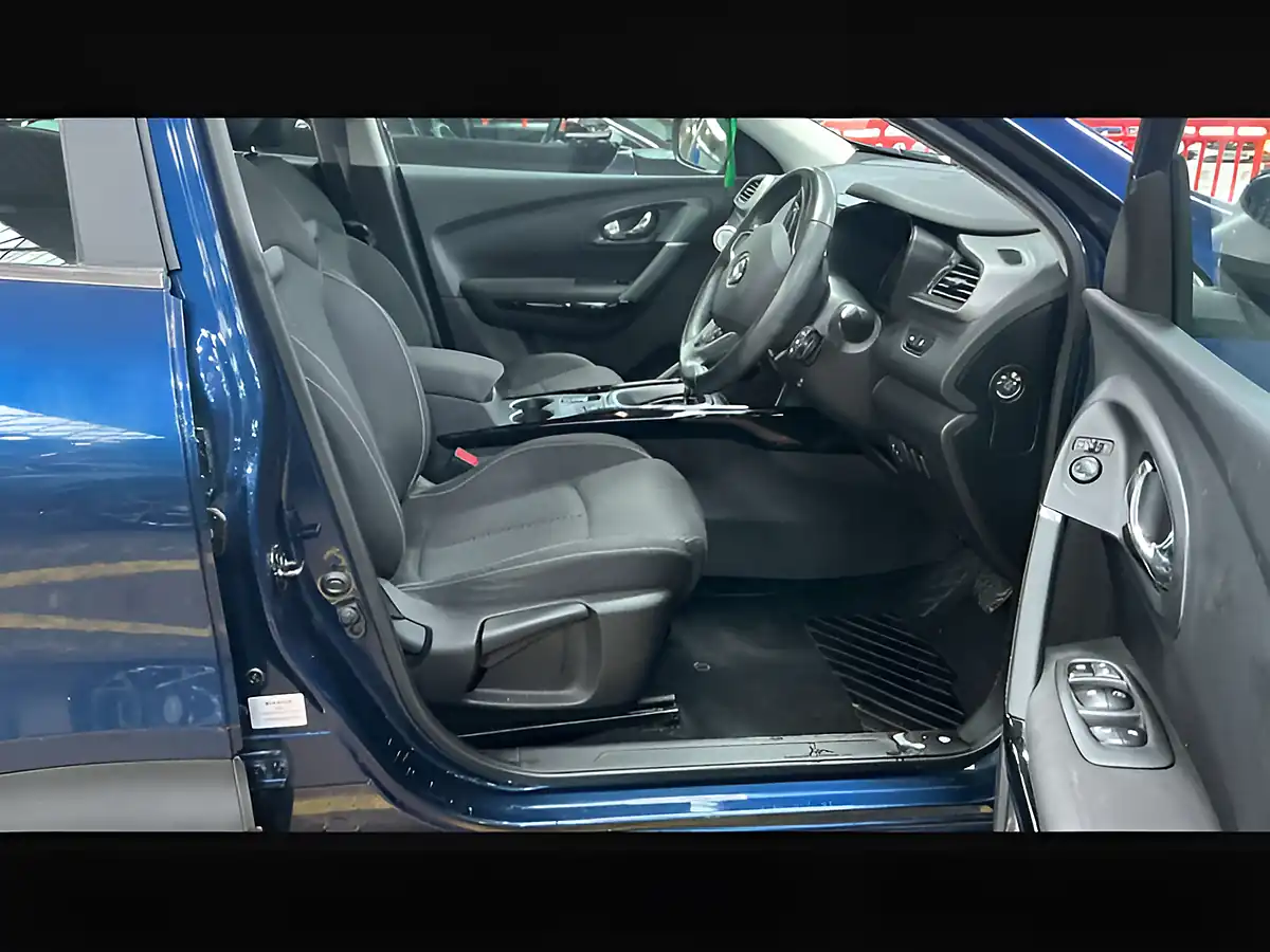 Used 2016 Renault Kadjar Dynamique Nav Cosmos Blue - Interior and Exterior details 9