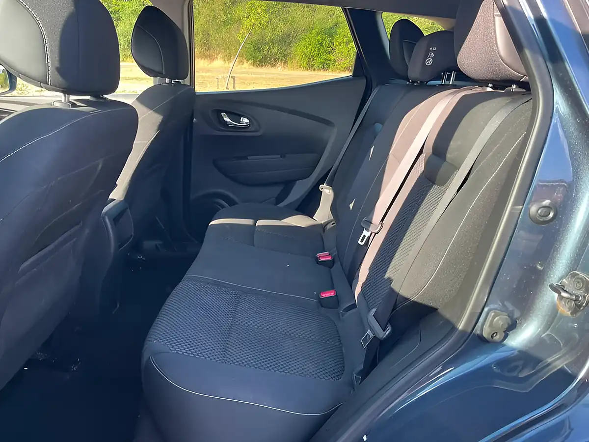 Used 2016 Renault Kadjar Dynamique Nav Grey - Interior and Exterior details 7