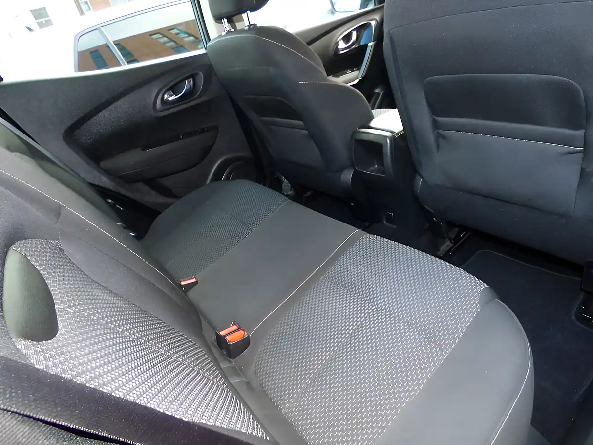 Used 2016 Renault Kadjar Dynamique Nav Grey - Interior and Exterior details 12