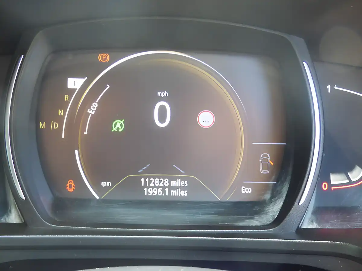 Used 2016 Renault Kadjar Dynamique Nav Red - Interior and Exterior details 11