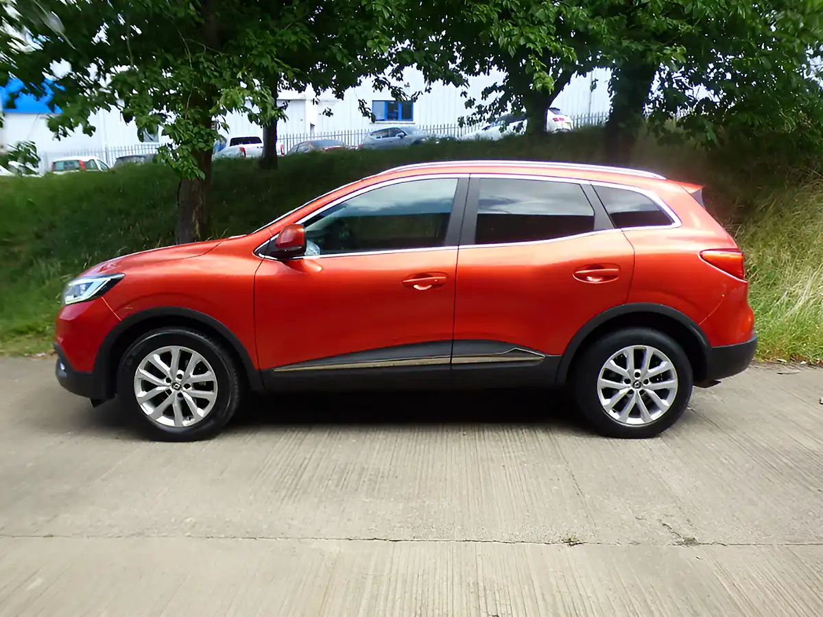 Used 2016 Renault Kadjar Dynamique Nav Red - Interior and Exterior details 15