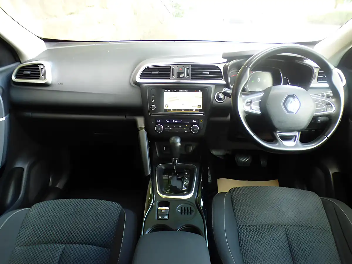 Used 2016 Renault Kadjar Dynamique Nav Red - Interior and Exterior details 17