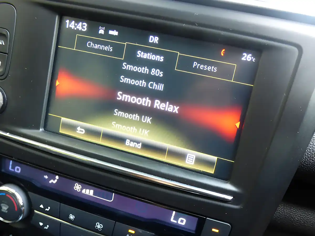 Used 2016 Renault Kadjar Dynamique Nav Red - Interior and Exterior details 5