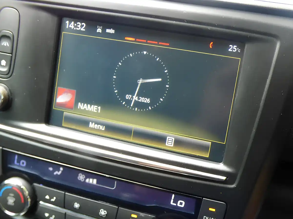 Used 2016 Renault Kadjar Dynamique Nav Red - Interior and Exterior details 9