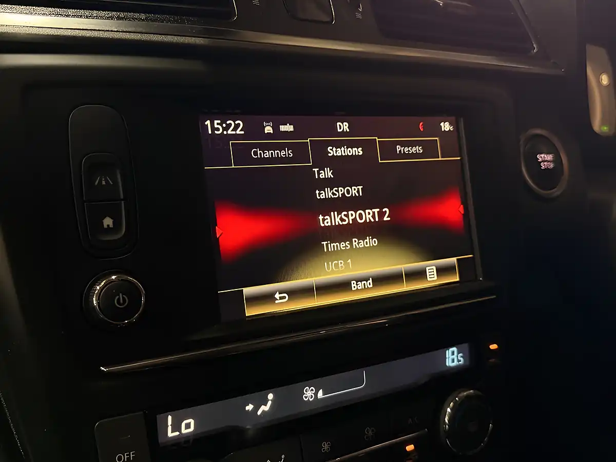 Used 2016 Renault Kadjar Dynamique Nav Red - Interior and Exterior details 14