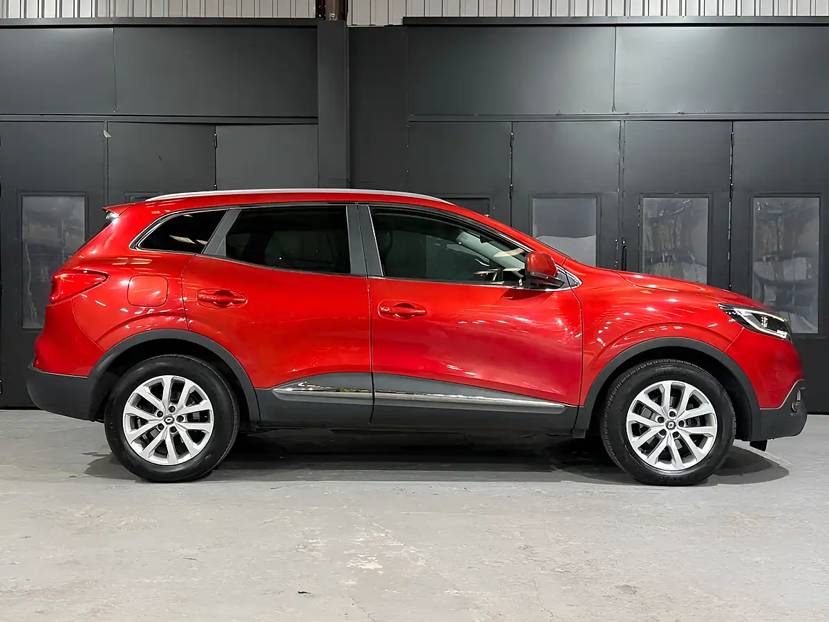 Used 2016 Renault Kadjar Dynamique Nav Red - Interior and Exterior details 4