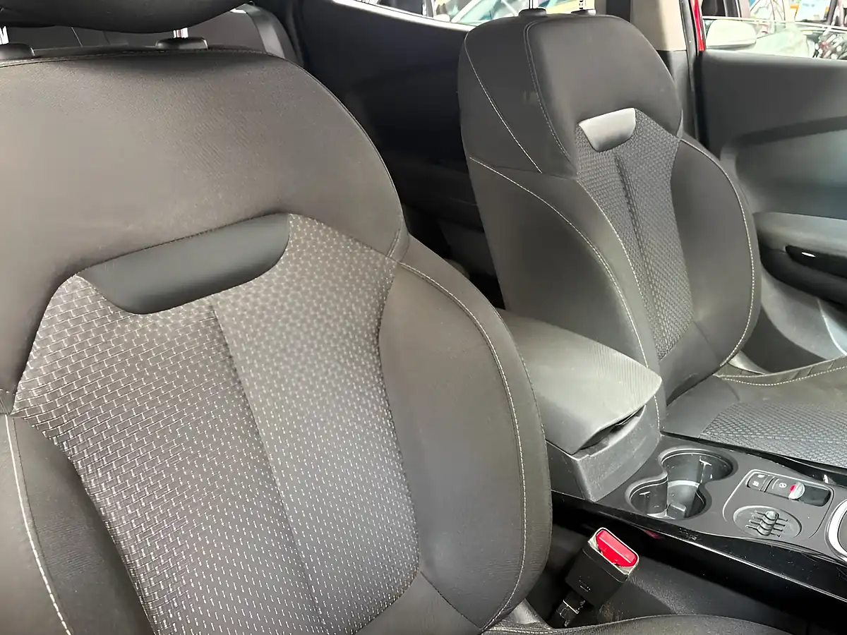 Used 2016 Renault Kadjar Dynamique Nav Red - Interior and Exterior details 14