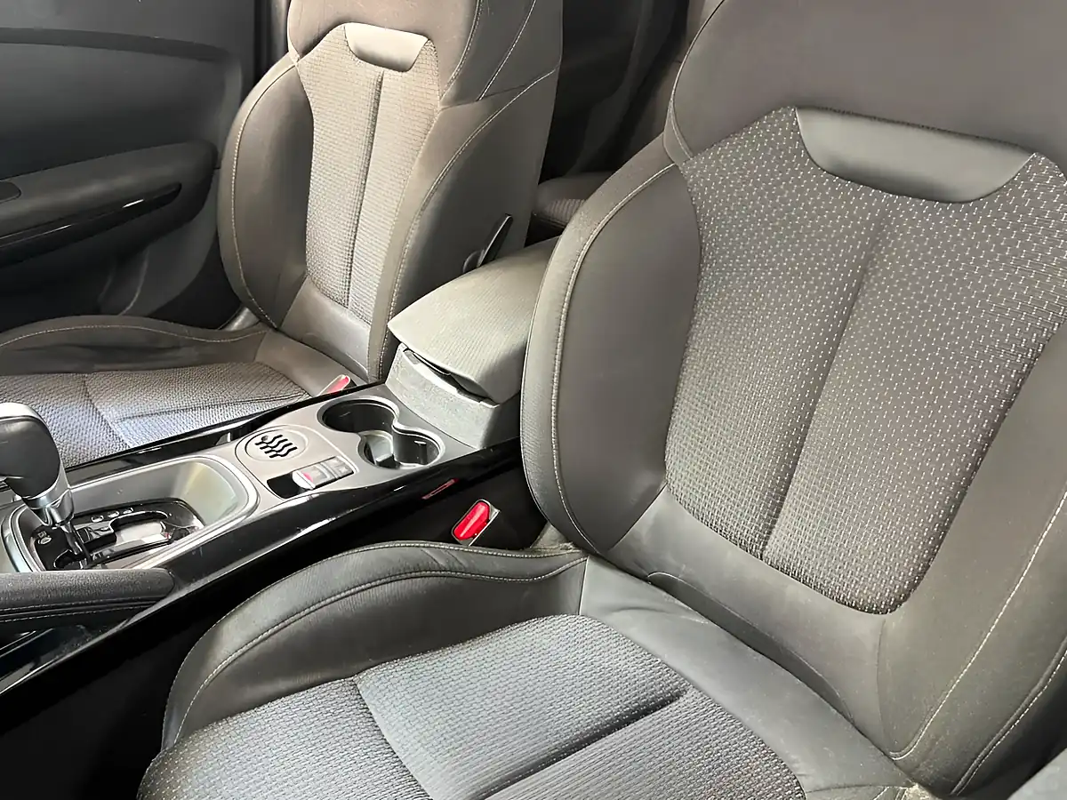 Used 2016 Renault Kadjar Dynamique Nav Red - Interior and Exterior details 19