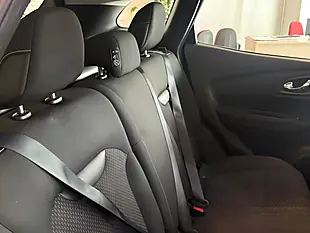 Used 2016 Renault Kadjar Dynamique Nav Red - Interior and Exterior details 11
