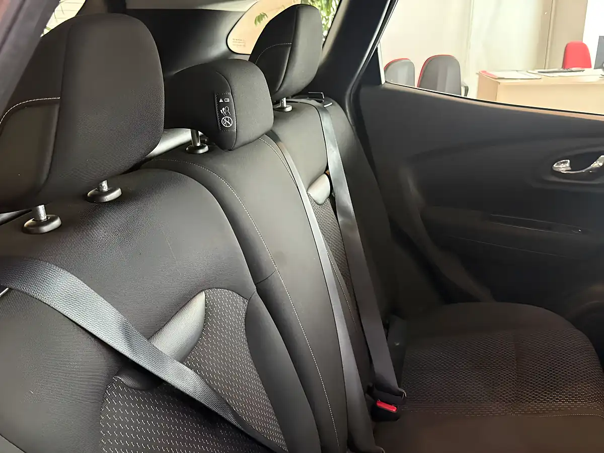 Used 2016 Renault Kadjar Dynamique Nav Red - Interior and Exterior details 11