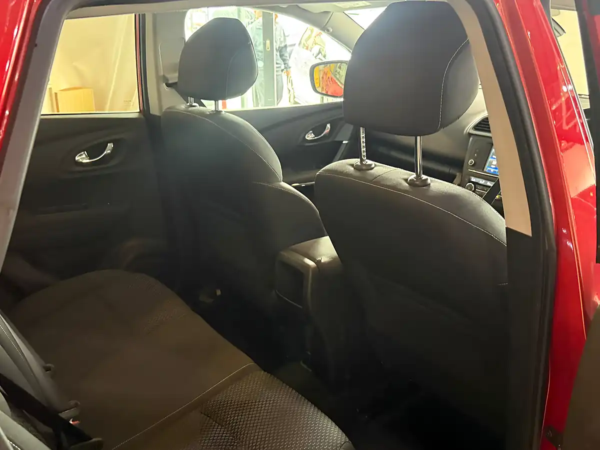 Used 2016 Renault Kadjar Dynamique Nav Red - Interior and Exterior details 12