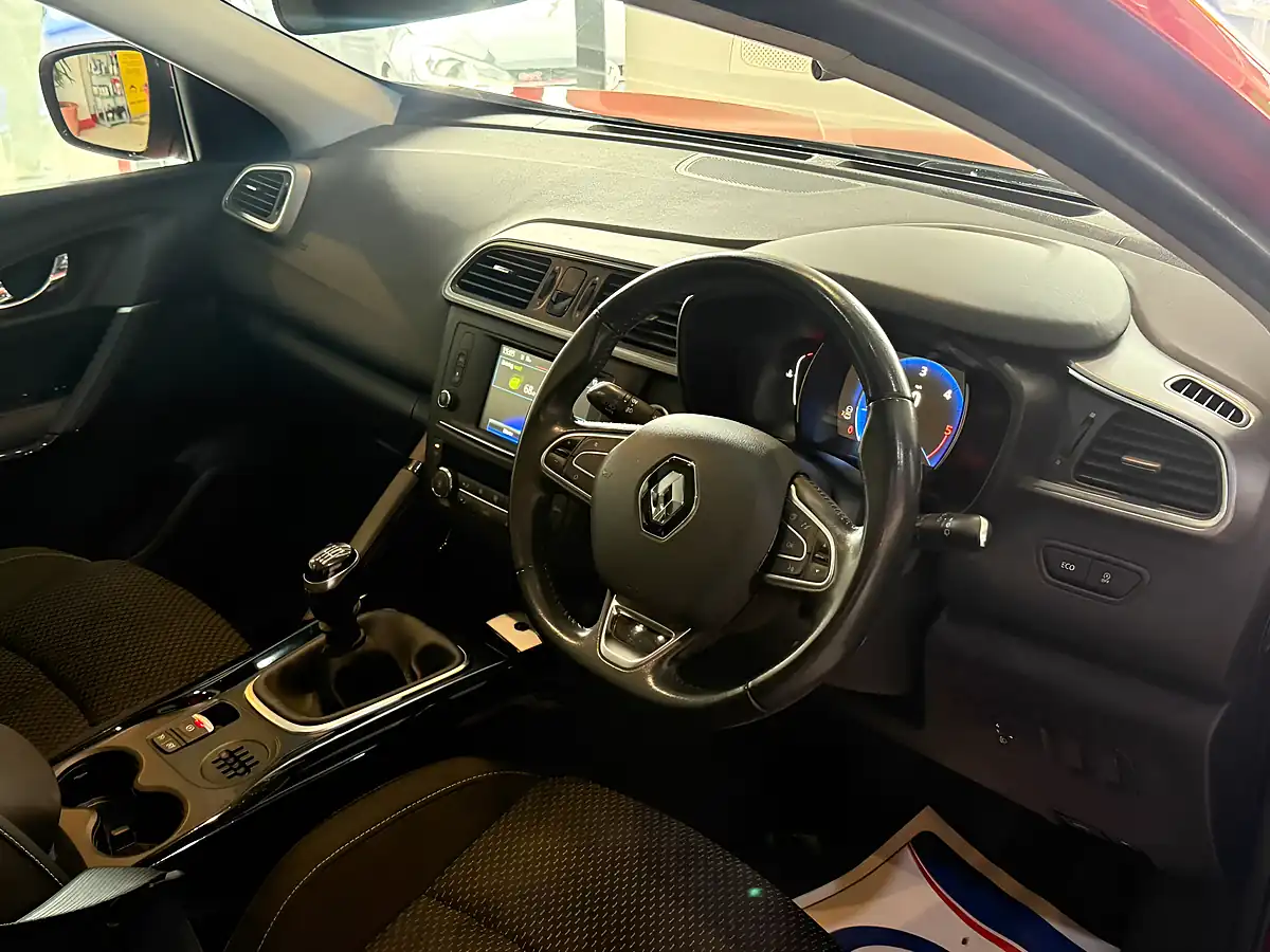 Used 2016 Renault Kadjar Dynamique Nav Red - Interior and Exterior details 13
