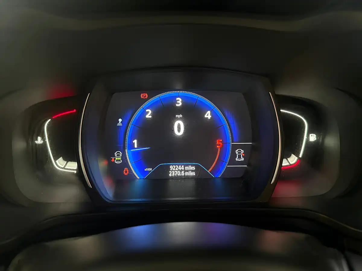 Used 2016 Renault Kadjar Dynamique Nav Red - Interior and Exterior details 17