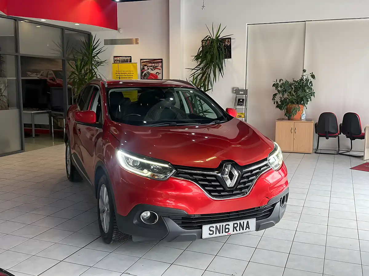 Used 2016 Renault Kadjar Dynamique Nav Red - Interior and Exterior details 2