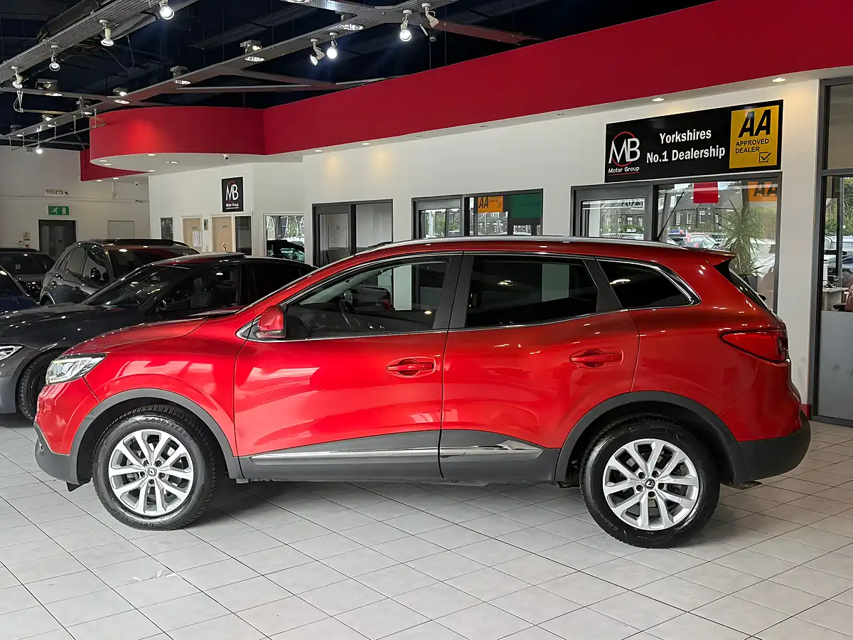 Used 2016 Renault Kadjar Dynamique Nav Red - Interior and Exterior details 6
