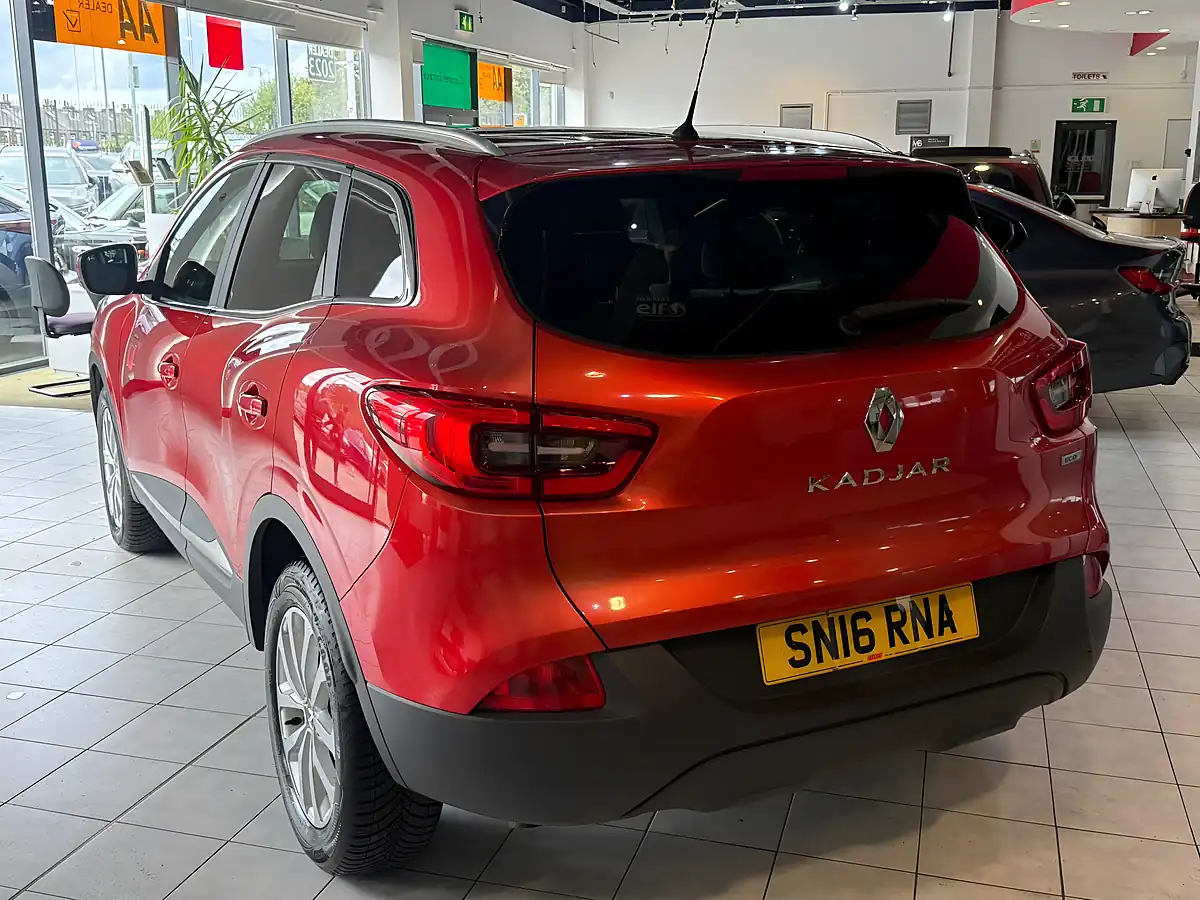 Used 2016 Renault Kadjar Dynamique Nav Red - Interior and Exterior details 7