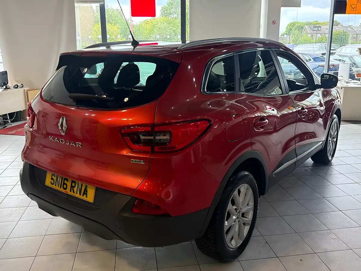 Used 2016 Renault Kadjar Dynamique Nav Red - Interior and Exterior details 9