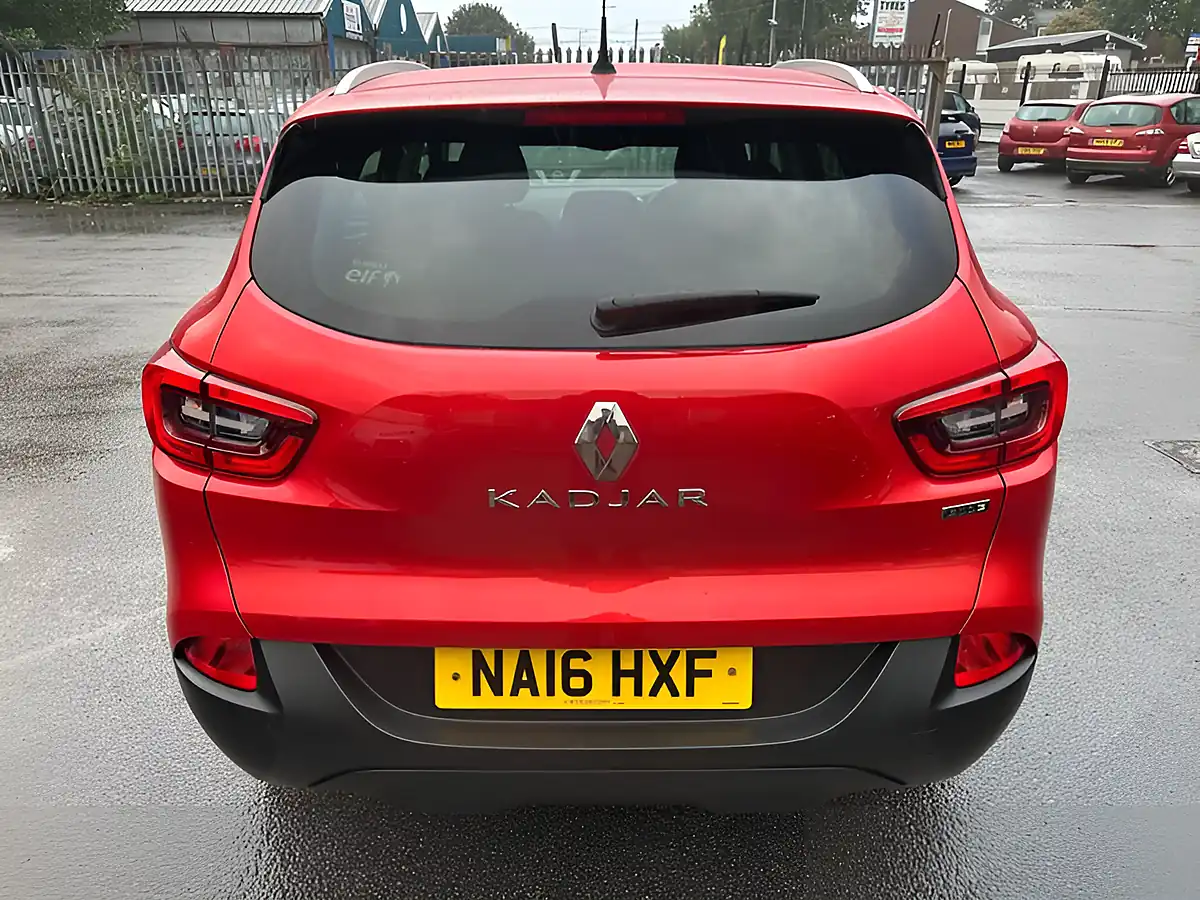 Used 2016 Renault Kadjar Dynamique Nav Red - Interior and Exterior details 11