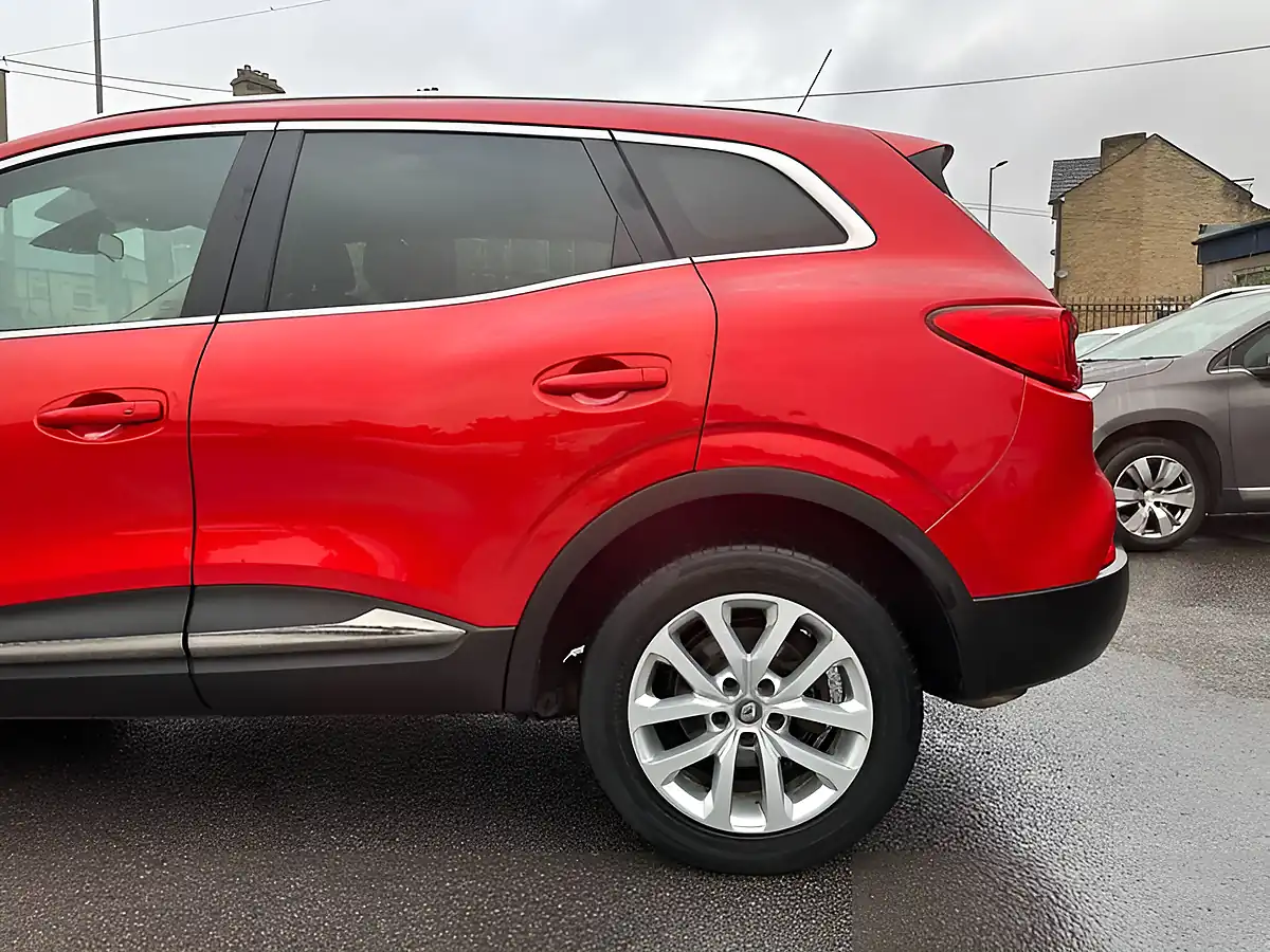 Used 2016 Renault Kadjar Dynamique Nav Red - Interior and Exterior details 13