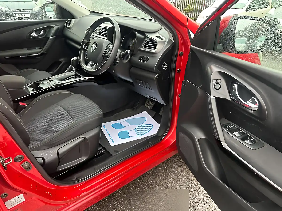 Used 2016 Renault Kadjar Dynamique Nav Red - Interior and Exterior details 14