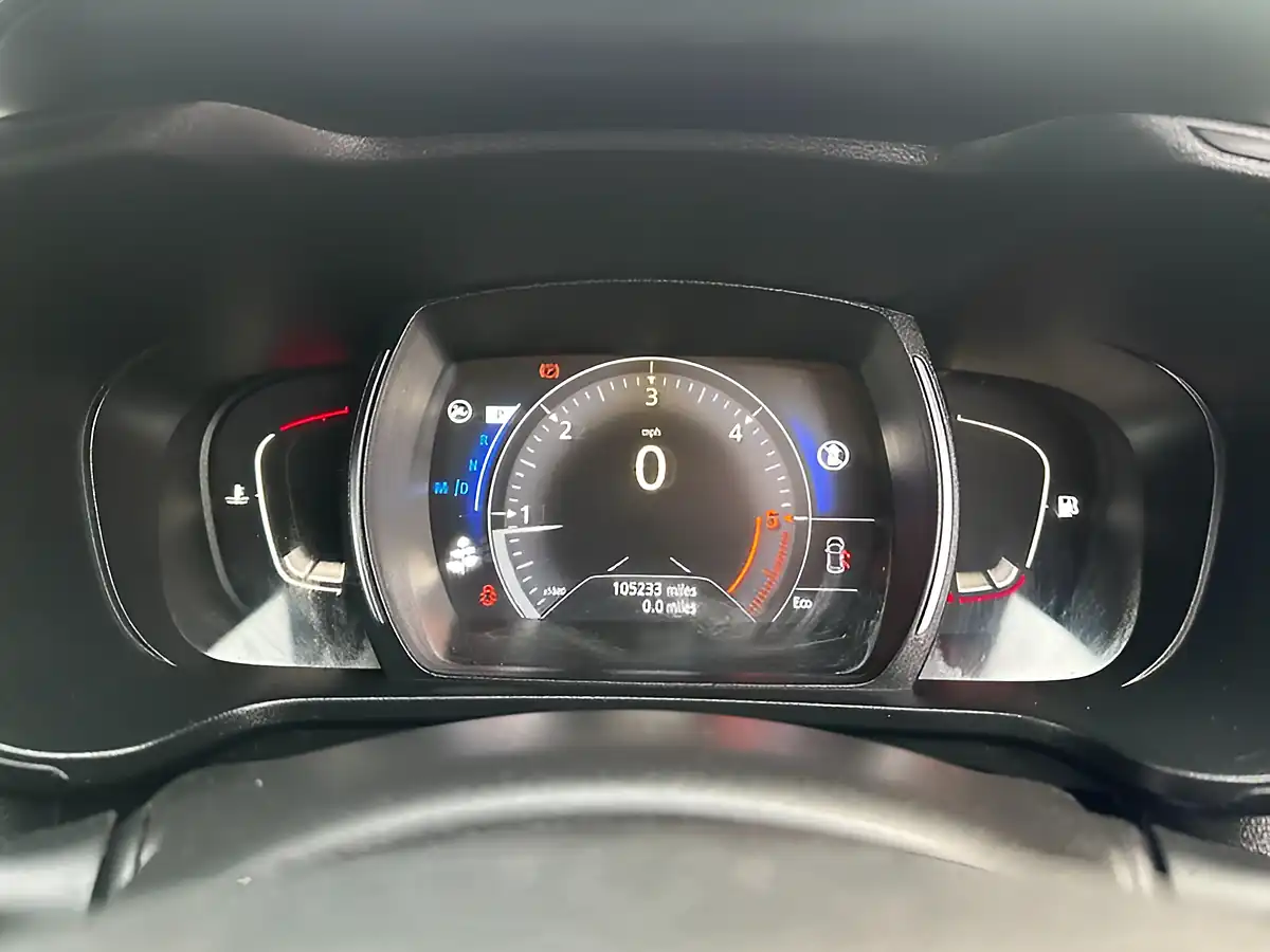 Used 2016 Renault Kadjar Dynamique Nav Red - Interior and Exterior details 18