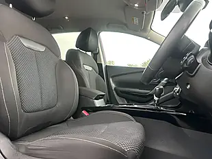 Used 2016 Renault Kadjar Dynamique Nav Red - Interior and Exterior details 5