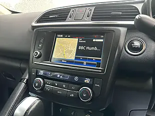 Used 2016 Renault Kadjar Dynamique Nav Red - Interior and Exterior details 6