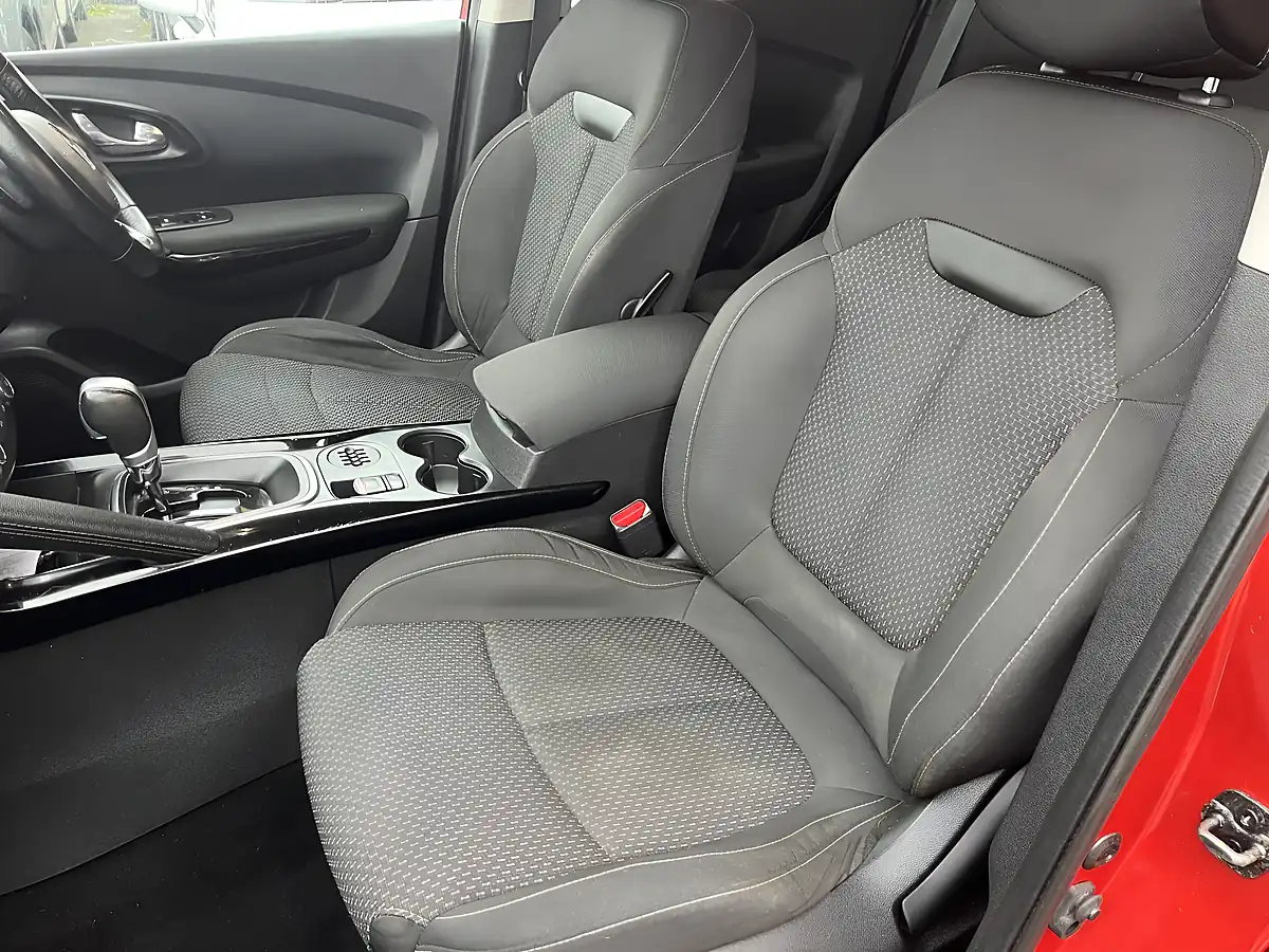 Used 2016 Renault Kadjar Dynamique Nav Red - Interior and Exterior details 10