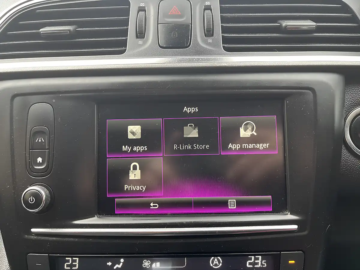 Used 2016 Renault Kadjar Dynamique Nav Red - Interior and Exterior details 11