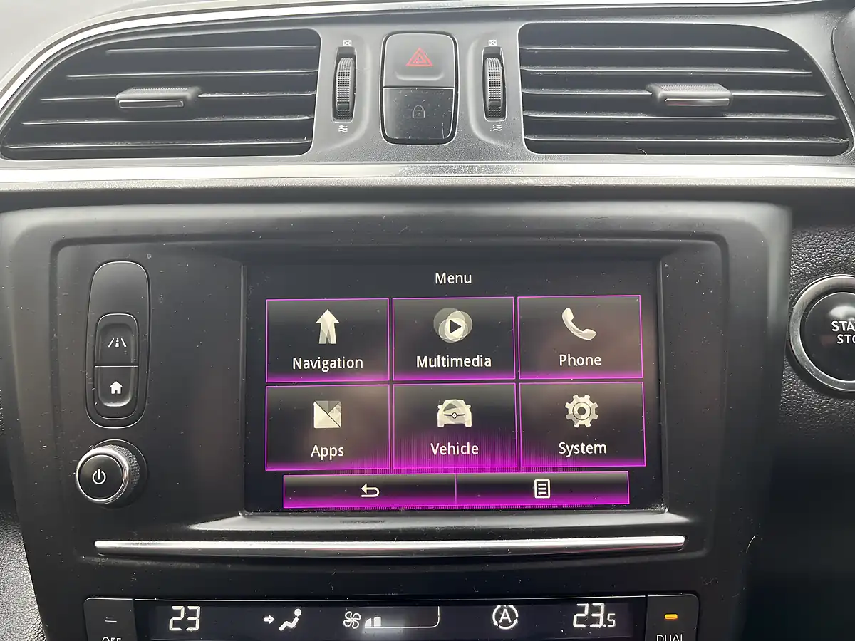 Used 2016 Renault Kadjar Dynamique Nav Red - Interior and Exterior details 12