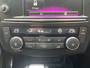 Used 2016 Renault Kadjar Dynamique Nav Red - Interior and Exterior details 13