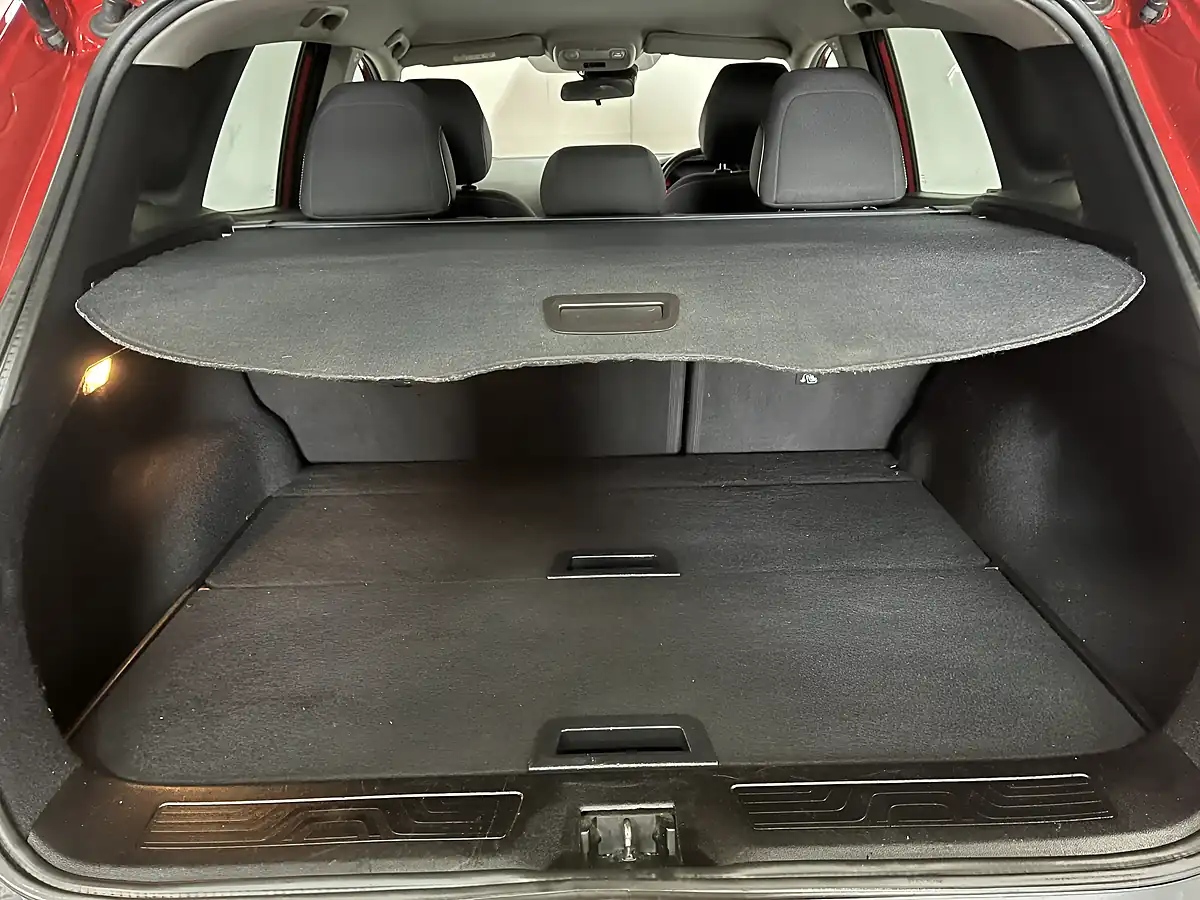 Used 2016 Renault Kadjar Dynamique Nav Red - Interior and Exterior details 7