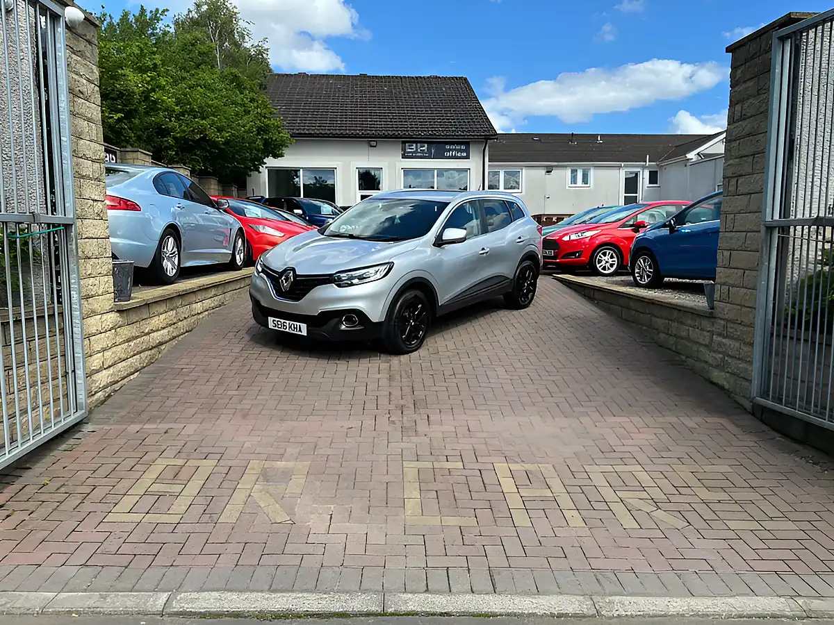 Used 2016 Renault Kadjar Dynamique Nav Silver - Interior and Exterior details 3