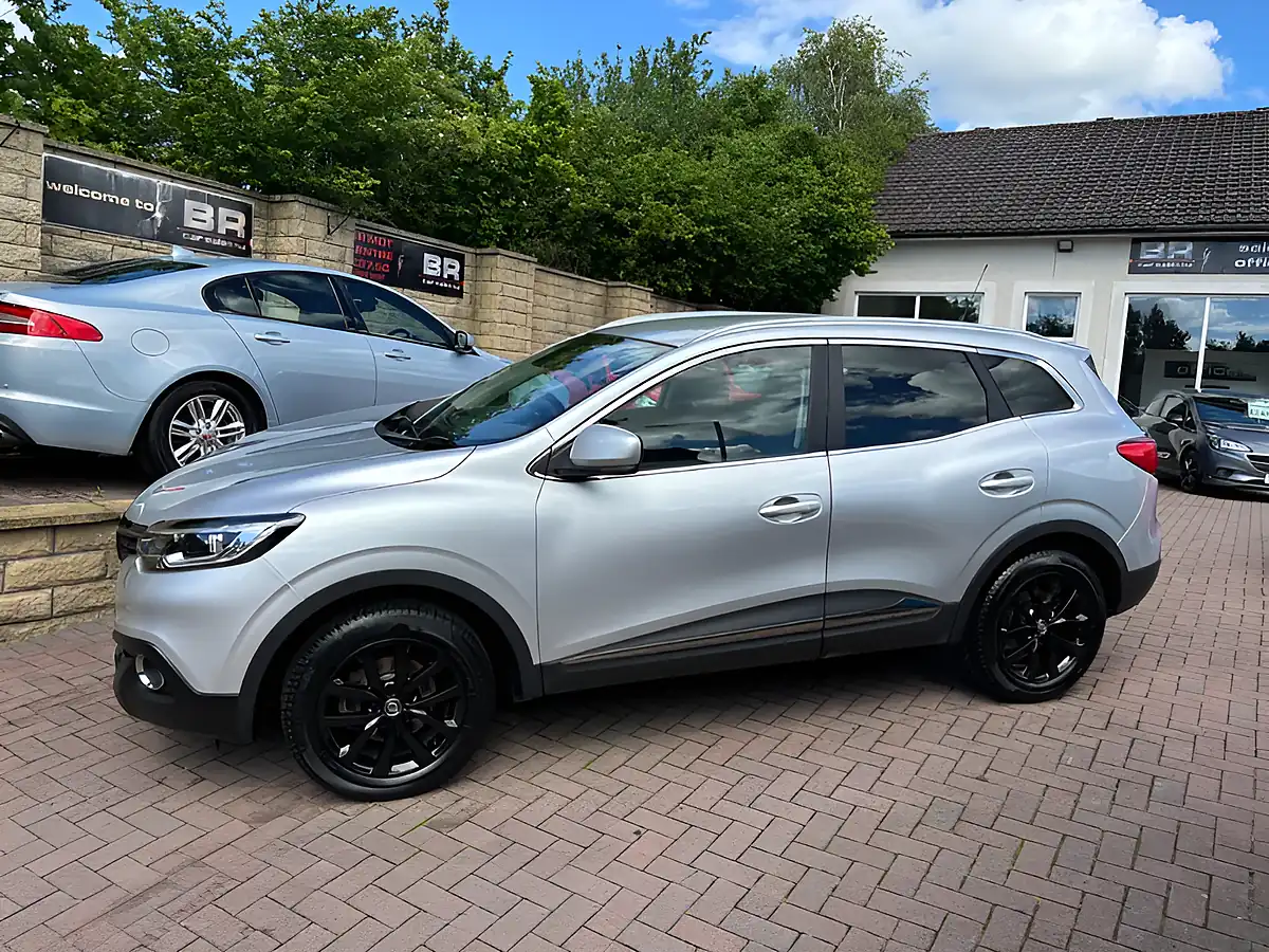 Used 2016 Renault Kadjar Dynamique Nav Silver - Interior and Exterior details 5