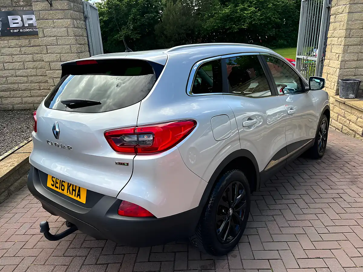 Used 2016 Renault Kadjar Dynamique Nav Silver - Interior and Exterior details 9