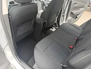 Used 2016 Renault Kadjar Dynamique Nav Silver - Interior and Exterior details 17
