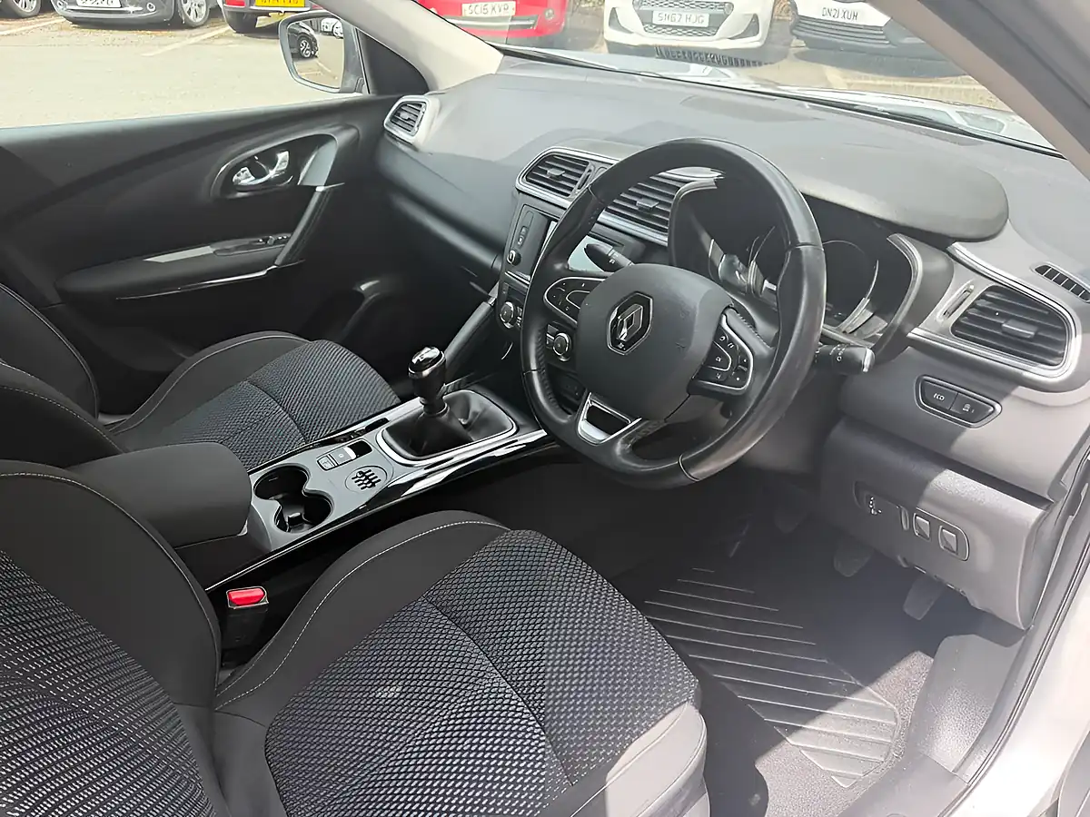 Used 2016 Renault Kadjar Dynamique Nav Silver - Interior and Exterior details 19