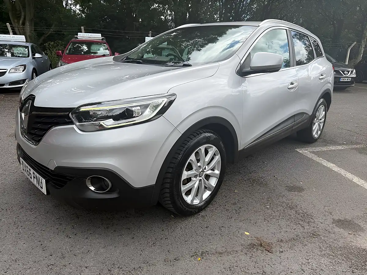 Used 2016 Renault Kadjar Dynamique Nav Silver - Interior and Exterior details 3