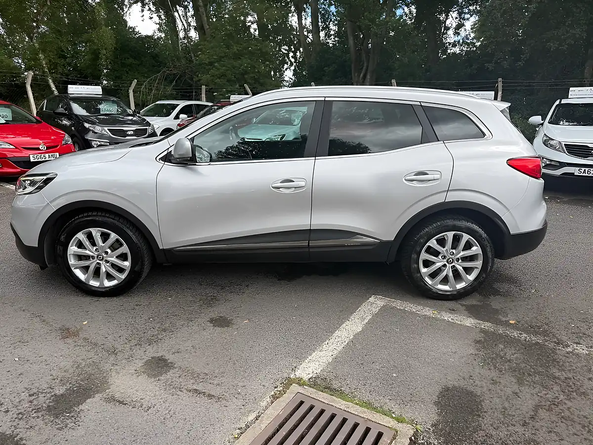 Used 2016 Renault Kadjar Dynamique Nav Silver - Interior and Exterior details 4